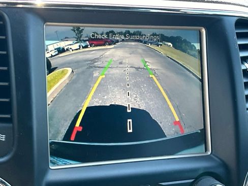 Used 2017 Jeep Grand Cherokee Limited AWD/4WD image 36