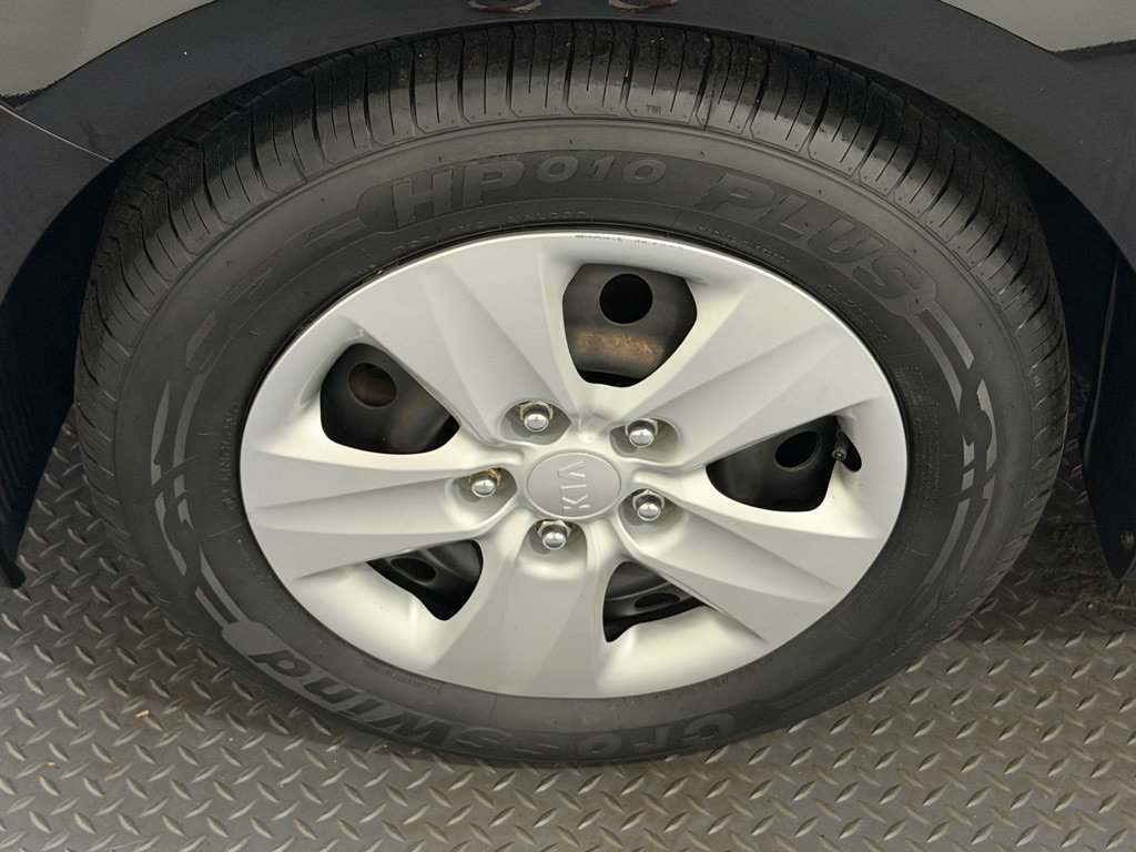 Used 2016 Kia Forte LX FWD image 18
