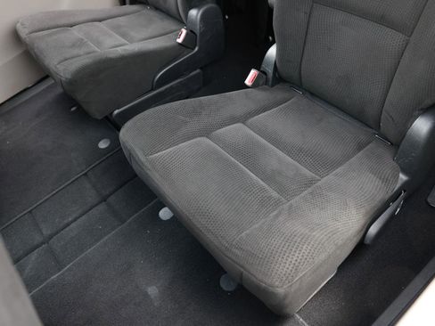 Used 2015 Dodge Grand Caravan SE FWD image 10