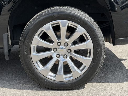 Used 2022 Chevrolet Silverado 1500 High Country w/ Technology Package image 11