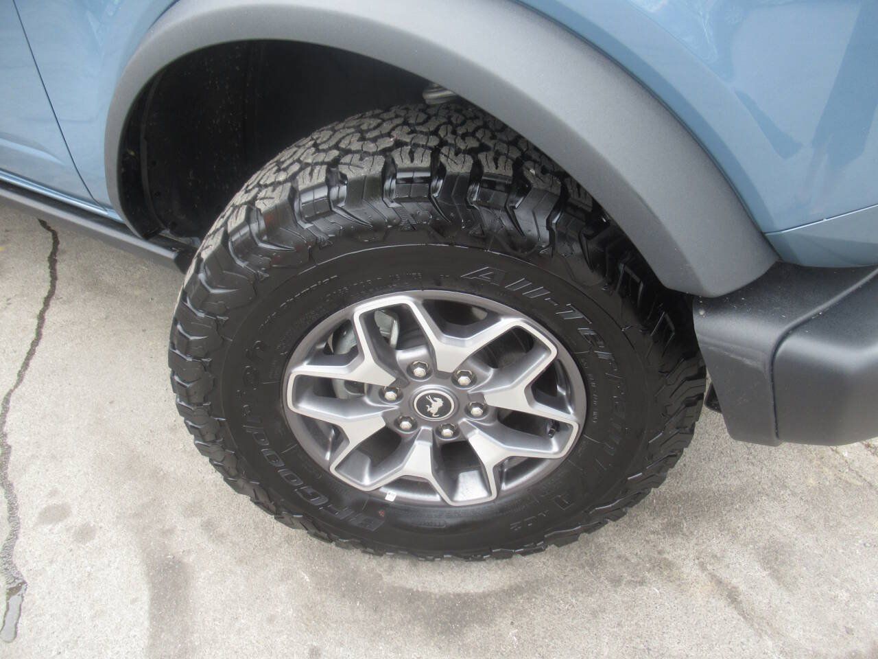 Used 2025 Ford Bronco Badlands AWD/4WD image 4