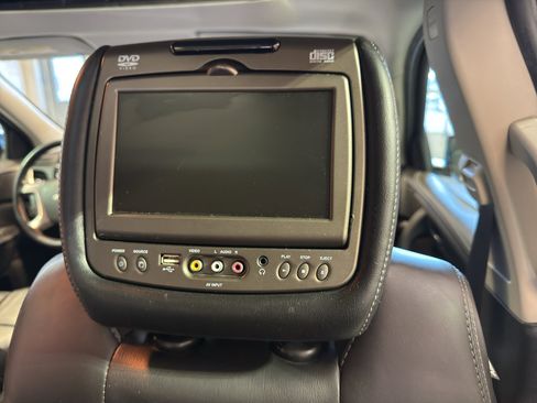 Used 2014 Chevrolet Traverse LT w/ LPO, 'HIT The Road' Package AWD/4WD image 29
