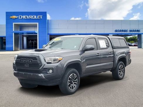 Used 2021 Toyota Tacoma TRD Sport image 2