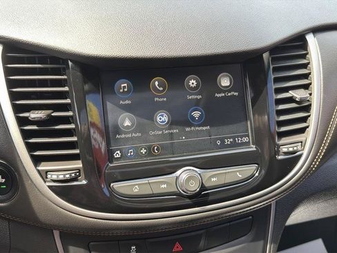 Used 2018 Chevrolet Trax LT w/ Sun & Sound Package FWD image 20