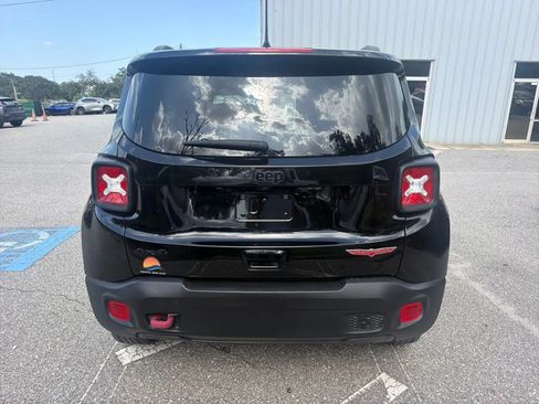 Used 2023 Jeep Renegade Trailhawk AWD/4WD image 9