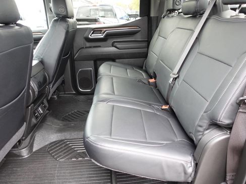 Used 2023 Chevrolet Silverado 1500 LT AWD/4WD image 25