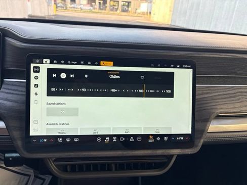 Used 2025 Rivian R1S Adventure Dual AWD/4WD image 13