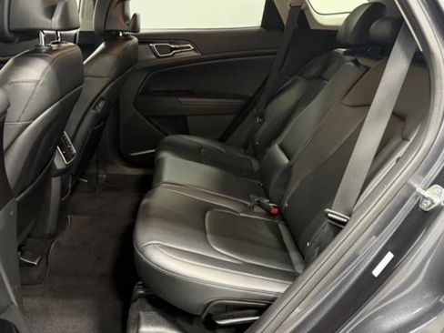 Used 2023 Kia Sportage EX image 7