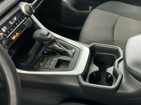 Used 2019 Toyota RAV4 XLE w/ Carpet Mat Package AWD/4WD image 18