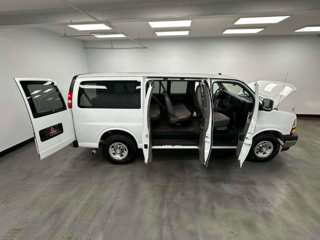 Used 2018 Chevrolet Express 2500 LT w/ LT Preferred Equipment Group RWD image 15