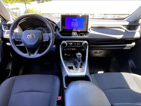 Used 2024 Toyota RAV4 LE AWD/4WD image 21