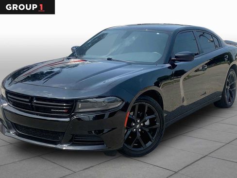 Used 2022 Dodge Charger SXT w/ Blacktop Package RWD image 1