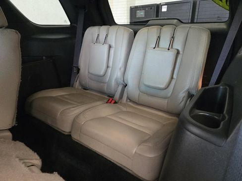Used 2014 Ford Explorer XLT w/ Equipment Group 202A AWD/4WD image 16