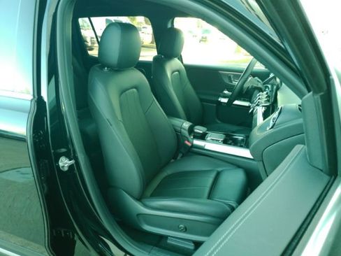 Used 2023 Mercedes-Benz EQB 300 4MATIC w/ Pinnacle Package image 21