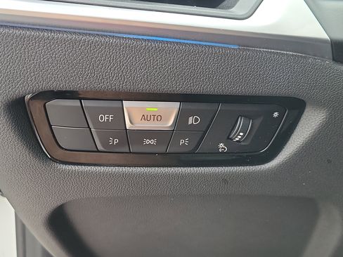 Certified 2024 BMW 330i Sedan w/ Convenience Package RWD image 17