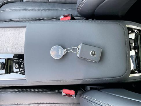 New 2026 Volvo XC90 T8 Ultra w/ Lounge Package image 35