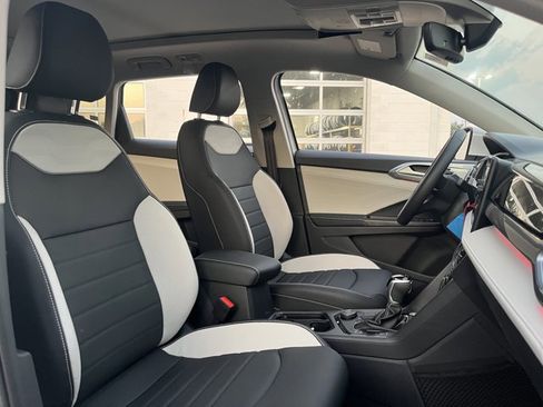 New 2025 Volkswagen Taos SEL image 27