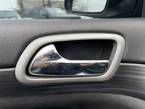 Used 2020 Jeep Grand Cherokee Altitude image 39