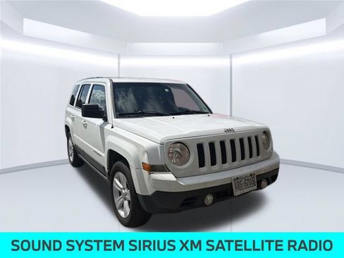 Used 2016 Jeep Patriot Latitude FWD image 4