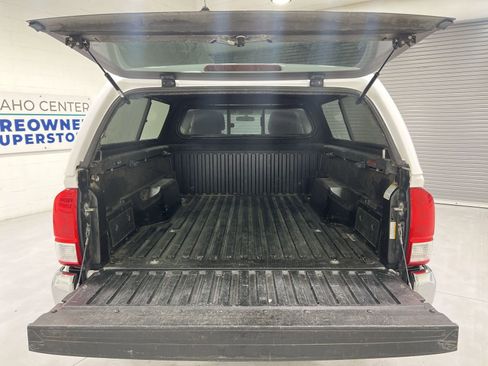 Used 2016 Toyota Tacoma SR5 image 22