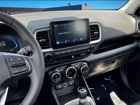 New 2025 Hyundai Venue SEL FWD image 26