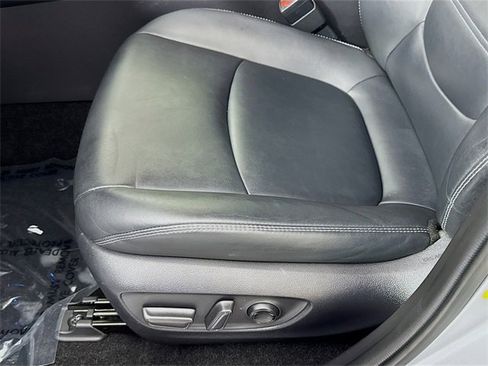 Used 2021 Toyota RAV4 Limited image 31