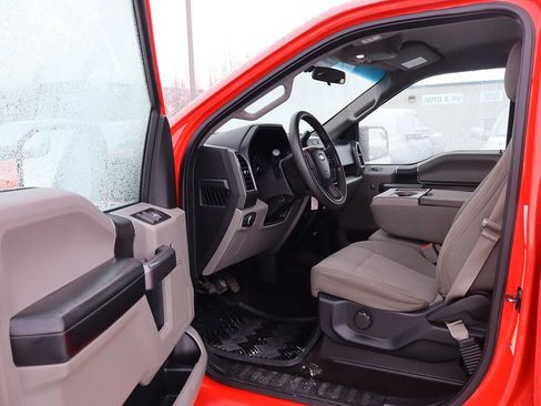 Used 2017 Ford F150 XLT image 9