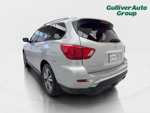 Used 2018 Nissan Pathfinder SV image 5