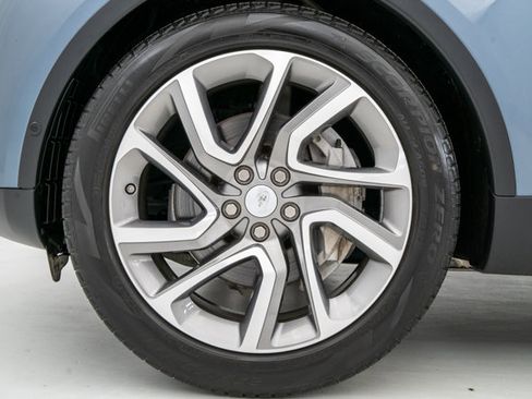 Used 2018 Land Rover Discovery HSE Luxury AWD/4WD image 5