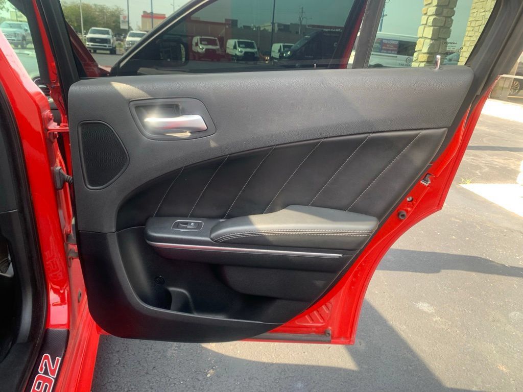 Used 2016 Dodge Charger R/T Scat Pack w/ Technology Group RWD image 42