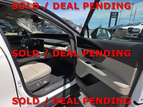 Used 2025 Lincoln Nautilus Premier w/ Equipment Group 102A AWD/4WD image 14