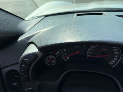 Used 2006 Chevrolet Corvette Convertible w/ Preferred Equipment Group RWD image 35