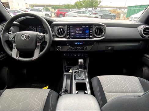 Used 2022 Toyota Tacoma TRD Sport w/ Technology Package RWD image 15