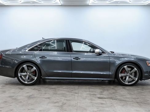 Used 2014 Audi S8 w/ Driver Assistance Package image 4