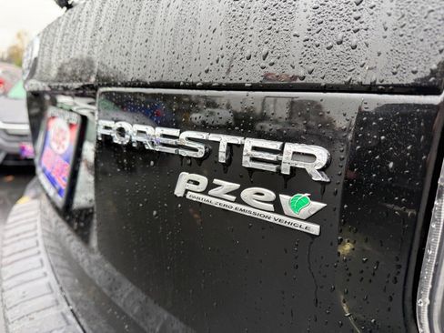 Used 2017 Subaru Forester 2.5i Touring image 5