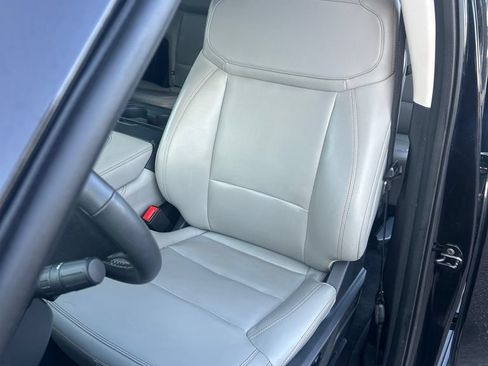 Used 2025 Ford Expedition Max Active RWD image 5
