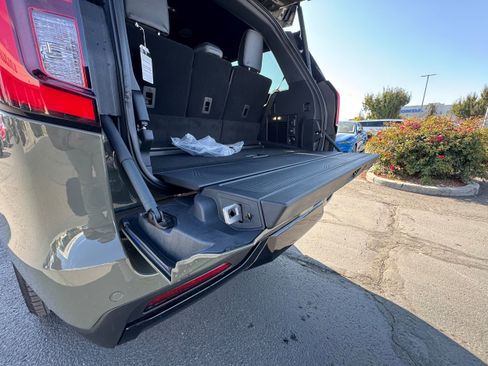 New 2025 Ford Expedition Platinum w/ Stealth Performance Package image 13