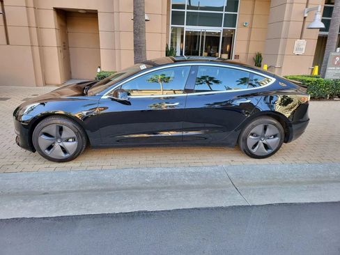 Used 2018 Tesla Model 3 Long Range RWD image 10