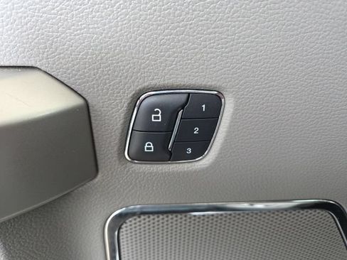 Used 2015 Ford F150 Lariat w/ Equipment Group 502A Luxury AWD/4WD image 19
