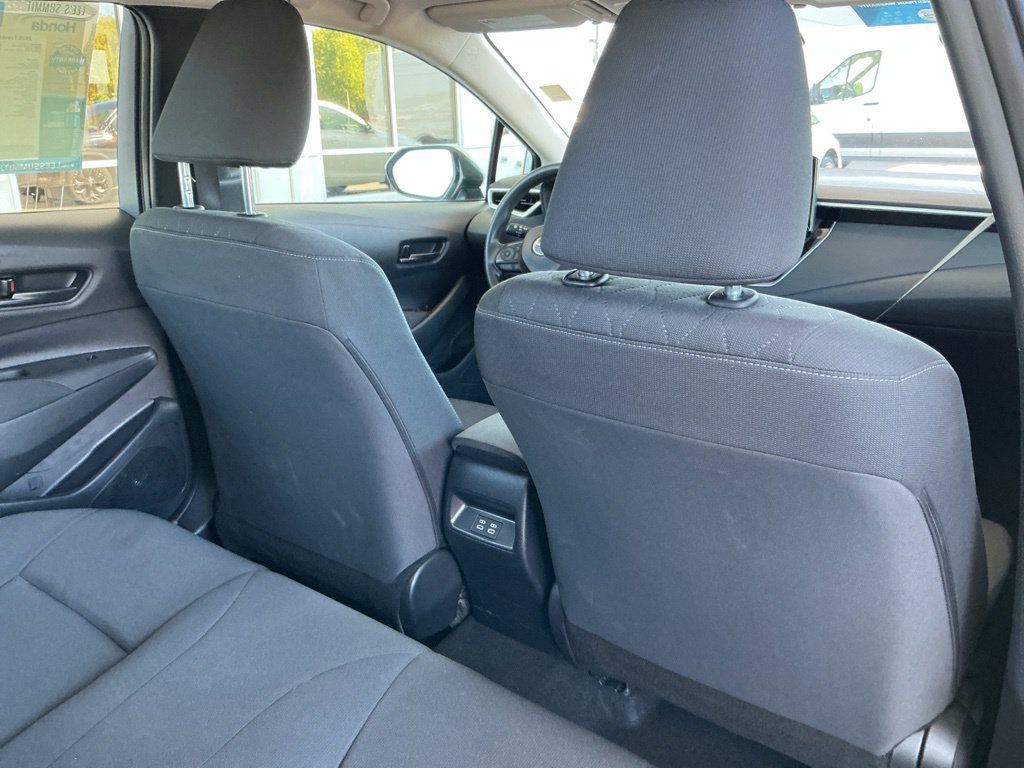 Used 2025 Toyota Corolla LE FWD image 32