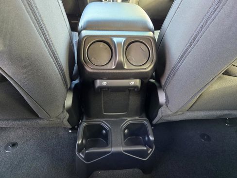 Used 2023 Jeep Gladiator Sport image 11