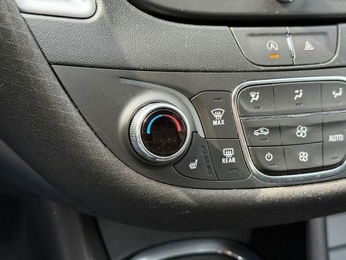 Used 2023 Chevrolet Malibu LT image 20