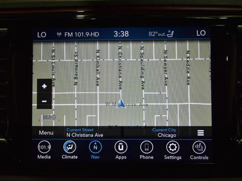 Used 2020 Chrysler Pacifica Limited FWD image 24