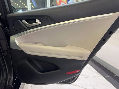 Used 2023 Genesis G70 2.0T image 26