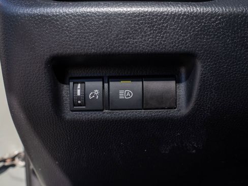 Used 2021 Toyota RAV4 XLE image 28