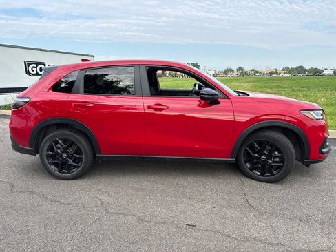 Used 2024 Honda HR-V Sport image 14