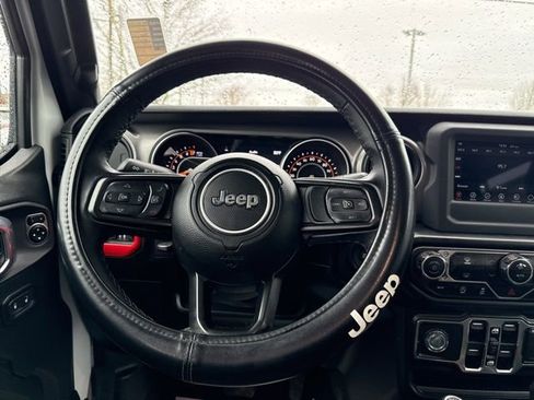 Used 2021 Jeep Gladiator Willys image 22