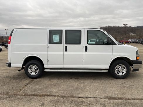 Used 2024 Chevrolet Express 2500 w/ Driver Convenience Package image 2