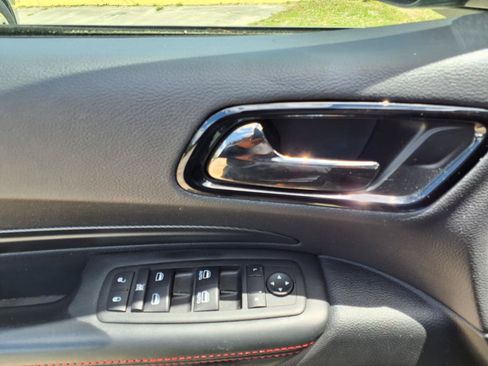 Used 2025 Dodge Durango GT RWD image 15