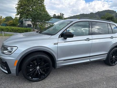 Used 2020 Volkswagen Tiguan SE R-Line w/ 3rd Row Seat Package AWD/4WD image 22